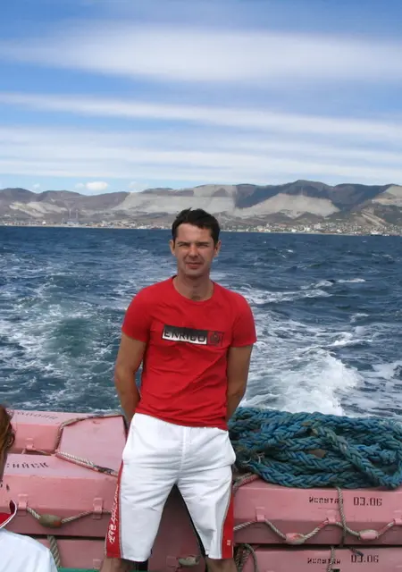 Олег из Дмитрова, мне 47, познакомлюсь для приятного времяпровождения