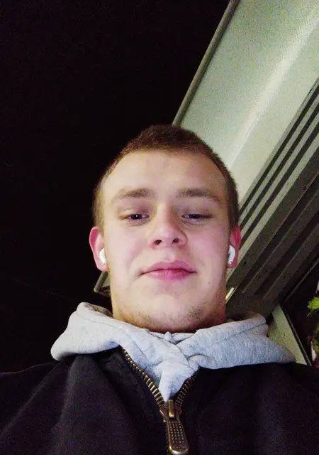 Даня из Рязани, ищу на сайте знакомства на одну ночь