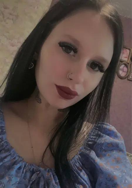 Я Елена, 21, из Омска, ищу знакомство для дружбы