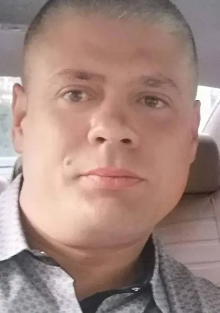 Я Влад Юля, 42, знакомлюсь без обязательств в Зернограде