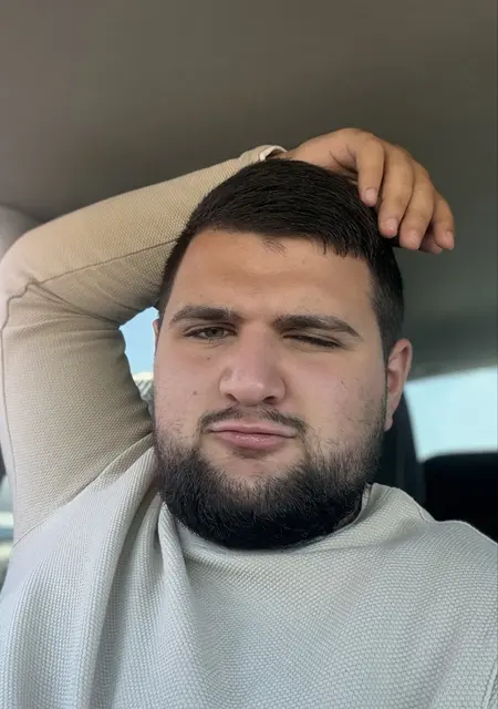 Тигран из Ульяновска, мне 20, познакомлюсь без обязательств