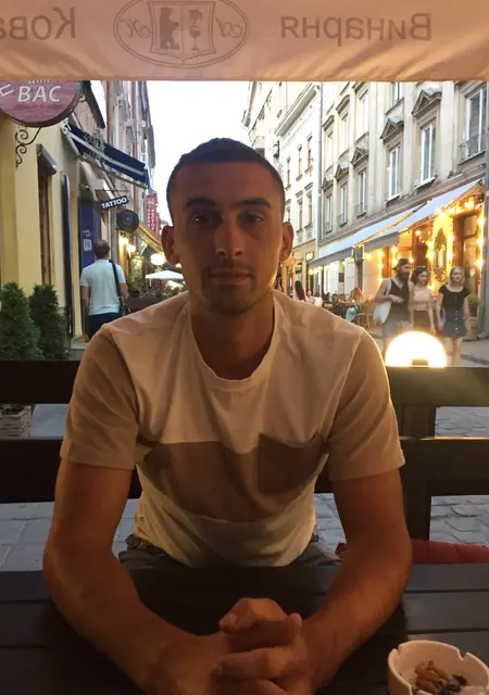 Артём из Ужгорода, мне 33, познакомлюсь на одну ночь