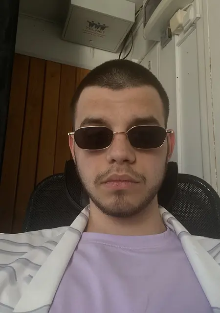 Я Дмитрий, 20, из Усть-Илимска, ищу знакомства без обязательств