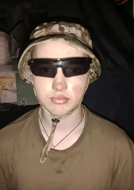 Я Дмитрий, 22, знакомлюсь на одну ночь в Шахтах