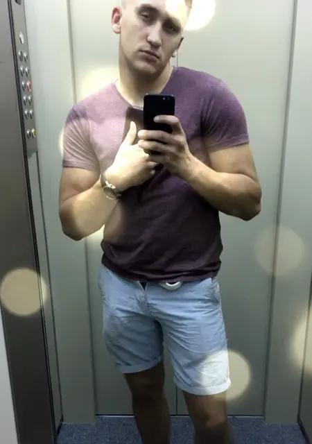 Александр из Севастополя, мне 28, познакомлюсь на одну ночь