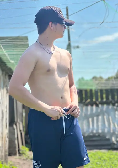 Александр из Северска, мне 20, познакомлюсь на одну ночь