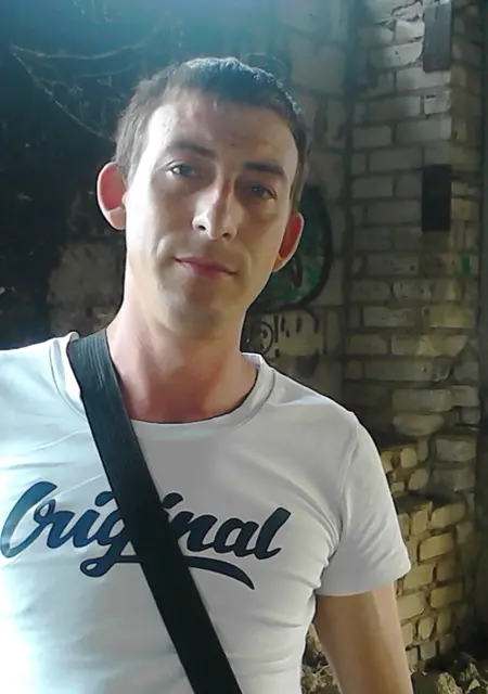 Я Андрей, 40, знакомлюсь для постоянных отношений в Волжском