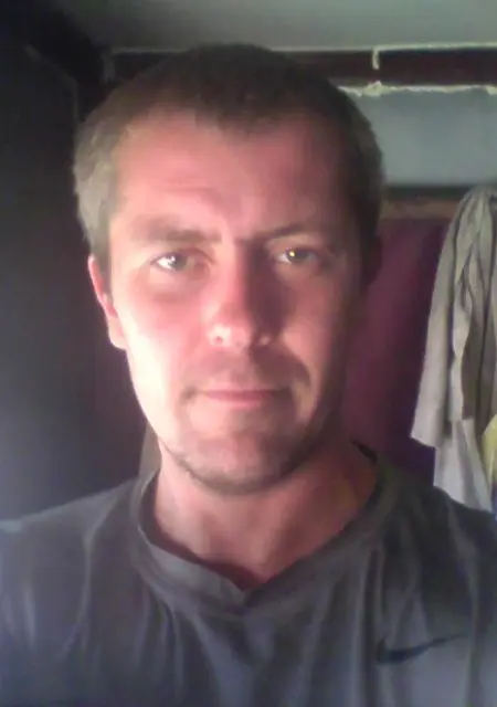 Артем из Сергиева Посада, мне 42, познакомлюсь без обязательств