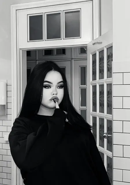 Я Настя, 19, из Рыбинска, ищу знакомство для открытые отношения