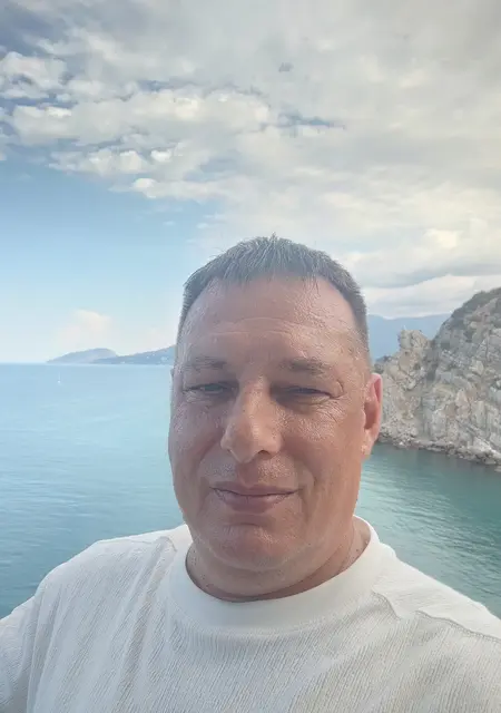 Я Эдуард, 48, из Ялты, ищу знакомство для постоянных отношений