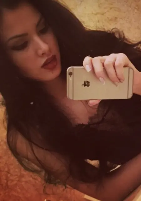 Я Диана, 28, из Омска, ищу знакомства на одну ночь