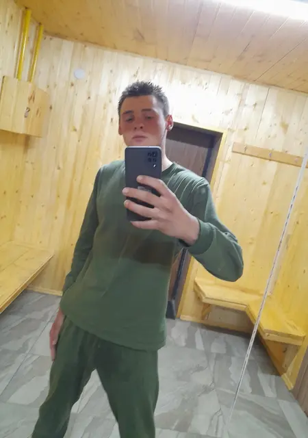 Я Даник, 22, из Кропивницкого, ищу знакомства без обязательств