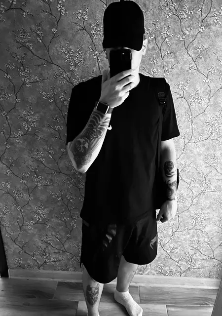 Илья из Зеленограда, мне 24, познакомлюсь на одну ночь