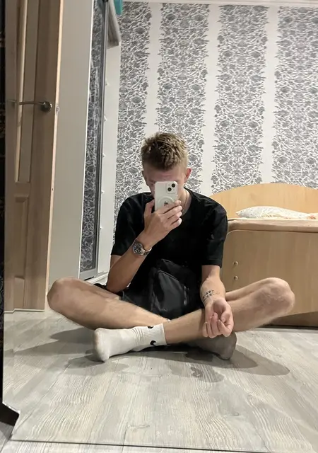 Я Артем, 18, из Уфы, ищу знакомства без обязательств
