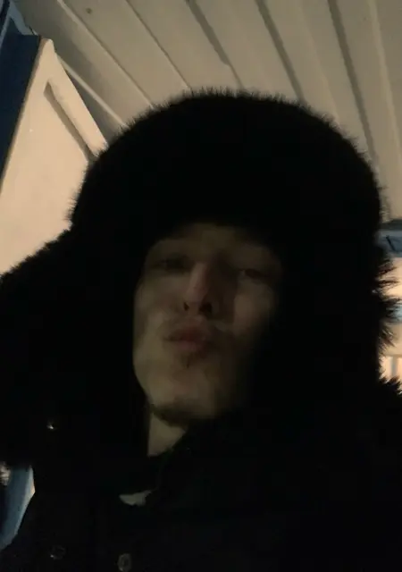 Дин из Орска, ищу на сайте знакомства на одну ночь