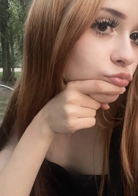 Лерочка из Воронежа, мне 18, познакомлюсь для вирта