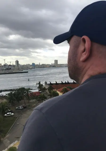 Александр из Красноярска, мне 46, познакомлюсь на одну ночь