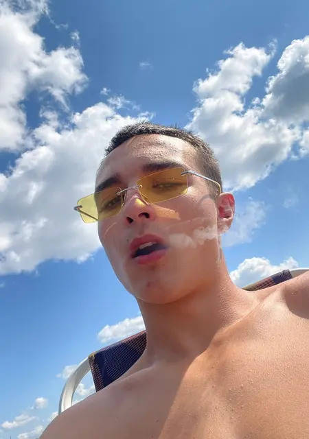 Роман из Новосибирска, мне 26, познакомлюсь на одну ночь