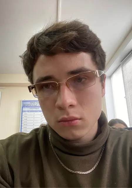 Андрей из Благовещенска, мне 19, познакомлюсь на одну ночь