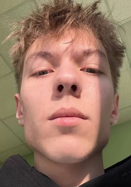 Владислав из Подольска, мне 21, познакомлюсь для приятного времяпровождения