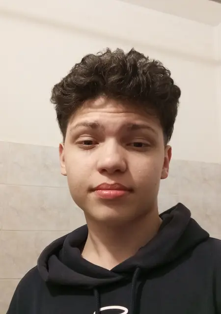 Арсений из Орехово-Зуево, мне 19, познакомлюсь для вирта