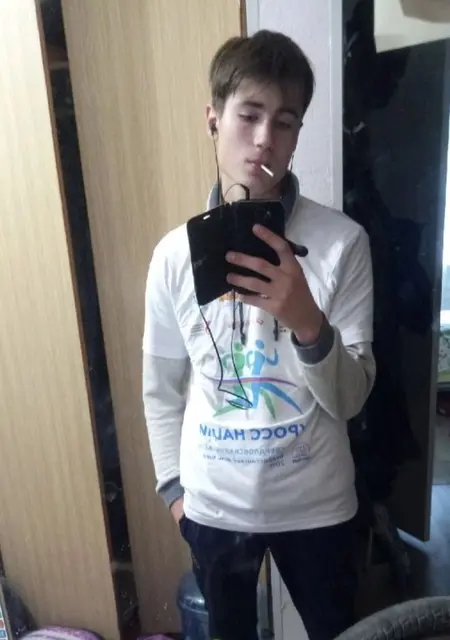 Я Владимир, 21, из Екатеринбурга, ищу знакомства без обязательств