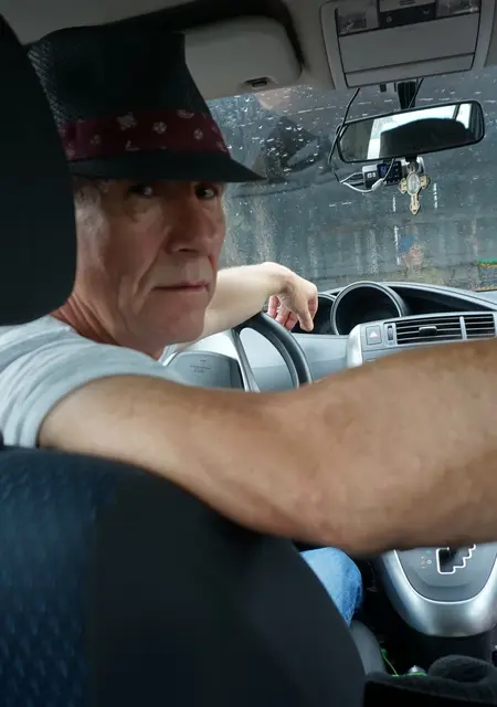 Сергей из Черногорска, ищу на сайте знакомства на одну ночь