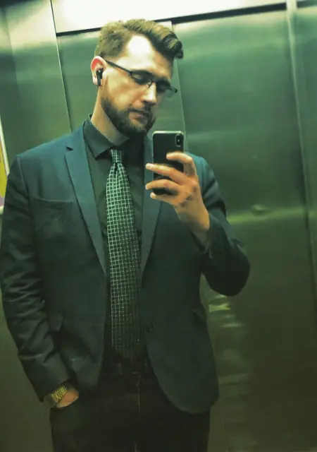 Я Павел, 27, из Киришей, ищу знакомства на одну ночь