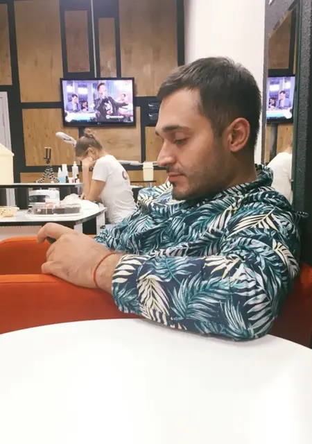 Артём из Туапсе, ищу на сайте знакомства на одну ночь