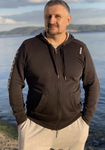 Я Сергей, 52, из Самары, ищу знакомство для приятного времяпровождения