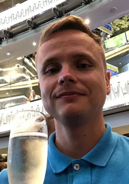 Михаил из Саратова, ищу на сайте знакомства на одну ночь