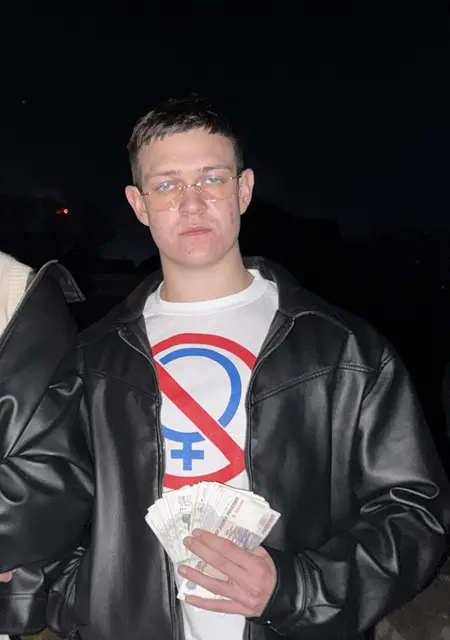 Владислав из Владивостока, мне 19, познакомлюсь на одну ночь