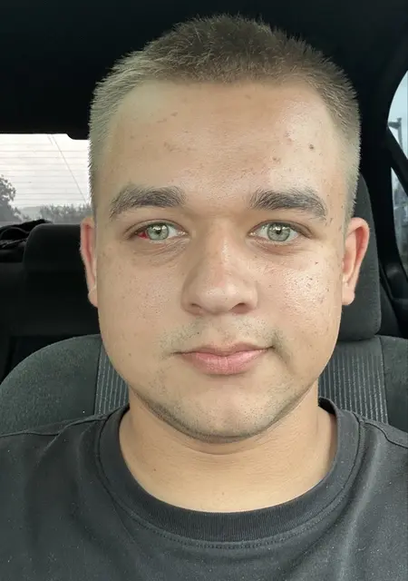 Я Артем, 25, из Санкт-Петербурга, ищу знакомство для приятного времяпровождения