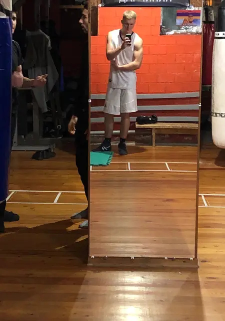 Марк из Пятигорска, ищу на сайте знакомства на одну ночь