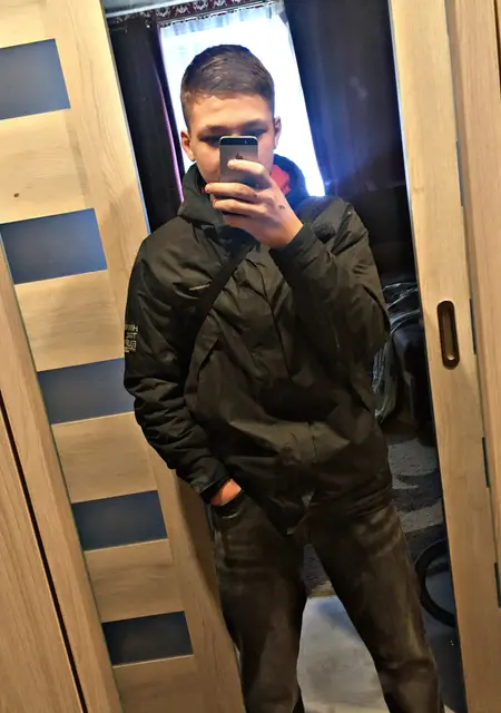 Александр из Курска, мне 25, познакомлюсь без обязательств