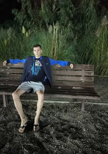 Рома из Новочебоксарска, мне 27, познакомлюсь без обязательств