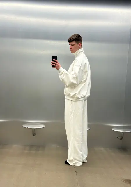 Иван из Липецка, мне 21, познакомлюсь для постоянных отношений