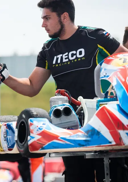 Дмитрий из Сочи, ищу на сайте знакомства без обязательств