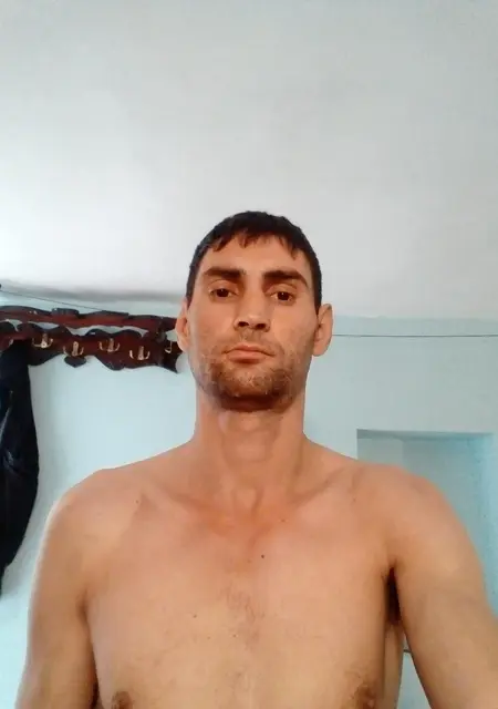 Виталий из Симферополя, мне 42, познакомлюсь без обязательств