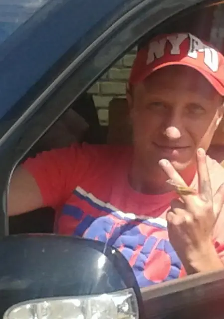 Дима из Чайковского, мне 45, познакомлюсь без обязательств