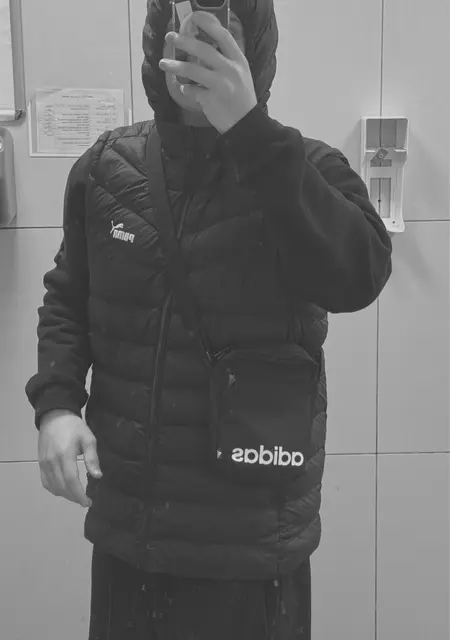 Я Илья, 19, знакомлюсь для приятного времяпровождения в Москве