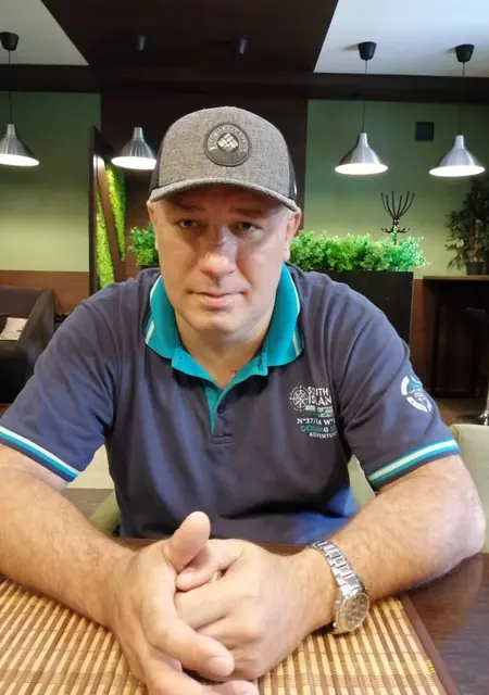 Александр из Междуреченска, мне 44, познакомлюсь без обязательств