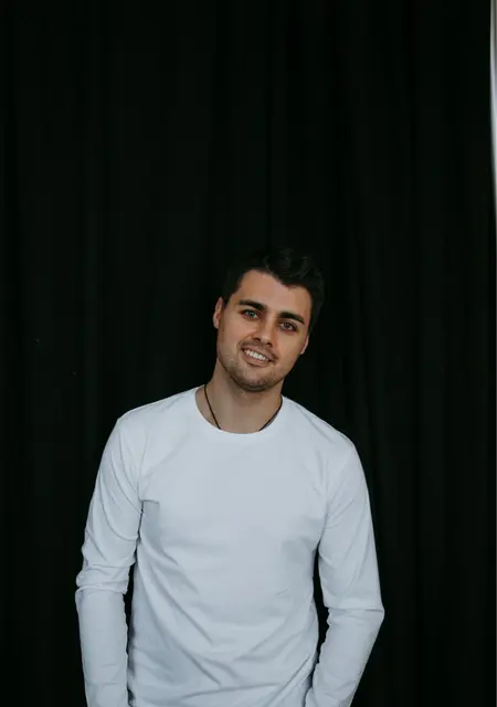 Я Oleg, 32, из Чебоксар, ищу знакомства без обязательств