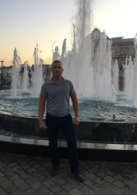 Я Роман, 41, знакомлюсь без обязательств в Донецке