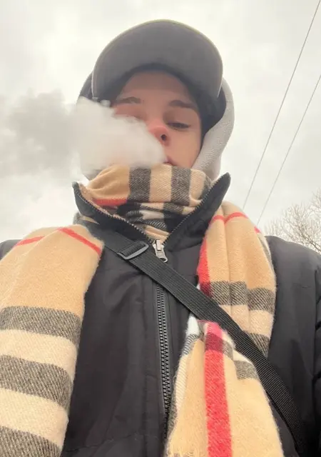 Я Саня, 18, знакомлюсь без обязательств в Сочи