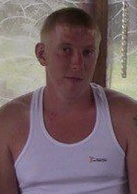 Я Денис, 39, знакомлюсь без обязательств в Петрозаводске