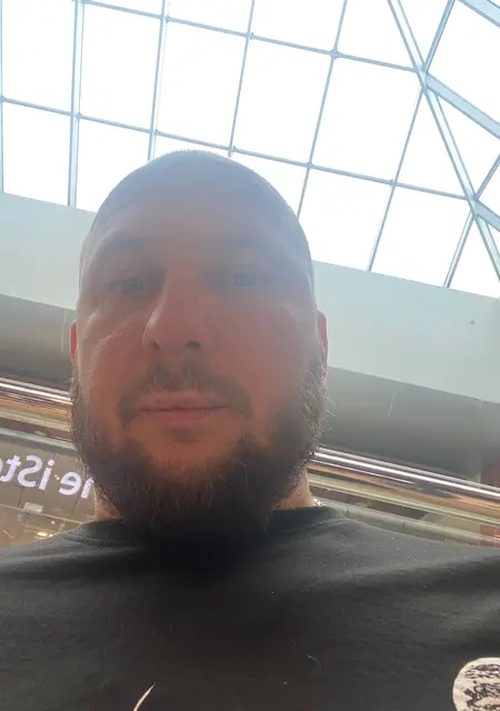 Я Митя, 38, из Балакова, ищу знакомство для приятного времяпровождения