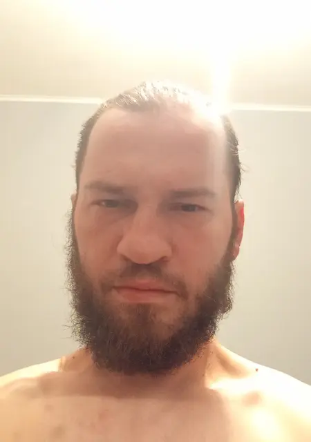 Александр из Волосова, мне 37, познакомлюсь на одну ночь