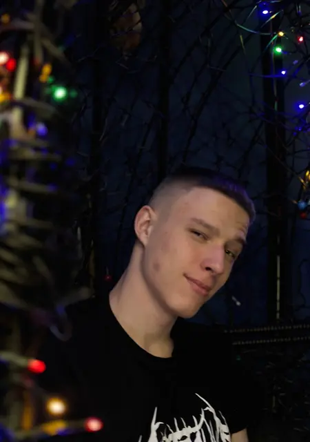 Я Олег, 21, из Твери, ищу знакомство для дружбы