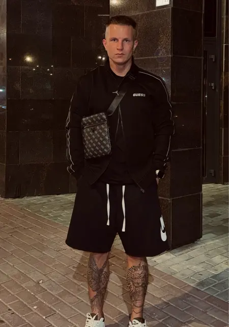 Влад из Москвы, мне 38, познакомлюсь для общения